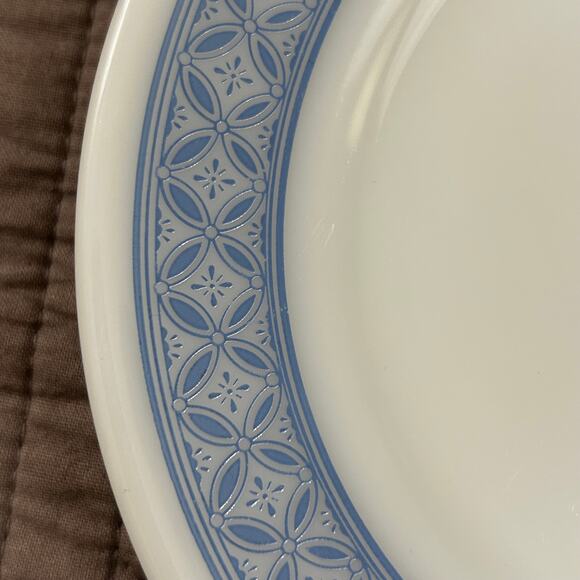 Pyrex Saucers 7" Lancaster Pattern - 2 Saucers included - Picture 5 of 8